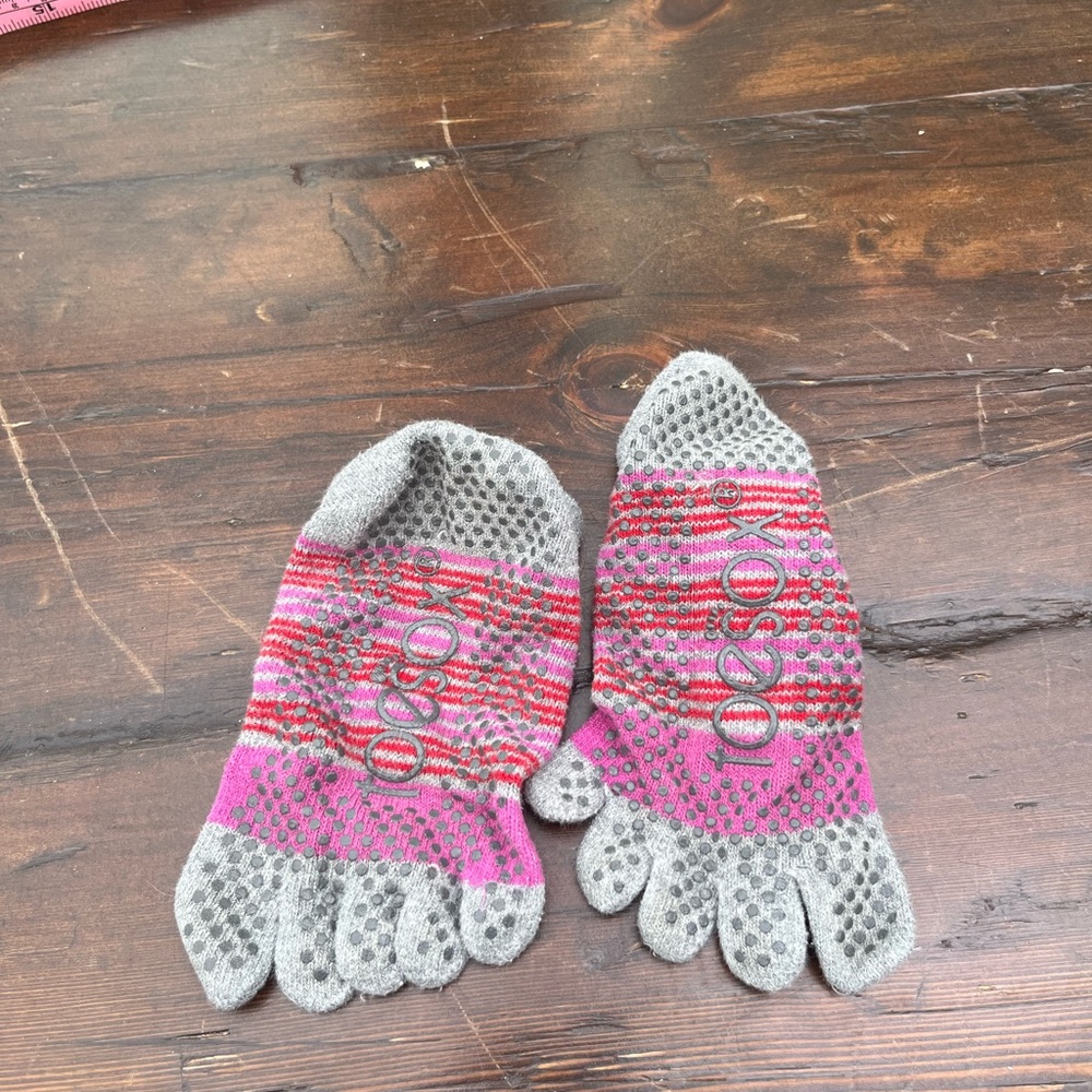 ToeSox size 7 - Picture 2 of 2